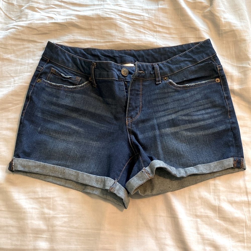 Time and tru size 10 Jean shorts